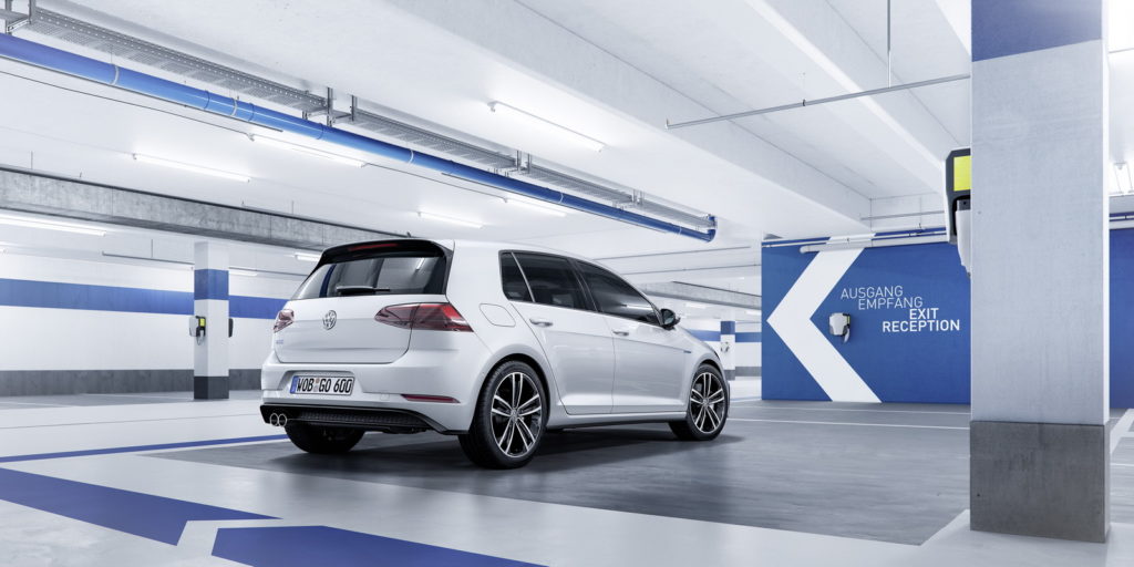 2017-VWGOLF-12