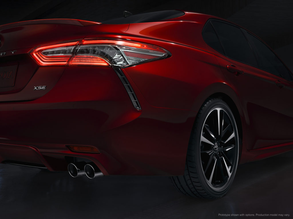 2018_Toyota_Camry_08